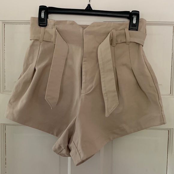 H&M Belted shorts - Picture 1 of 5